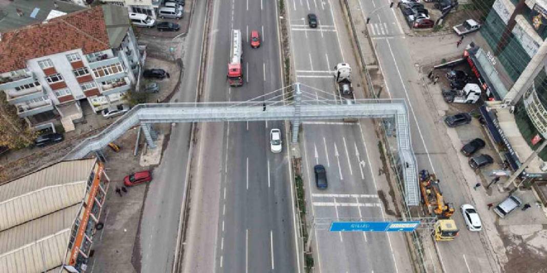 ‘Evimin içi görünüyor’ dedi, mahkeme kararıyla üst geçidi yıktırdı! Vatandaştan ‘Anlamı yok’ itirazı: “Yine ev gözüküyor” 6